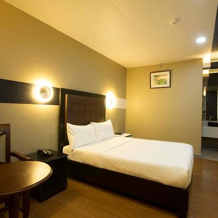 The Lucky 9 Budget Hotel Tagum Exteriör bild