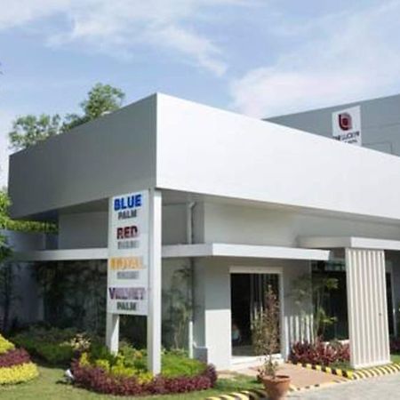The Lucky 9 Budget Hotel Tagum Exteriör bild