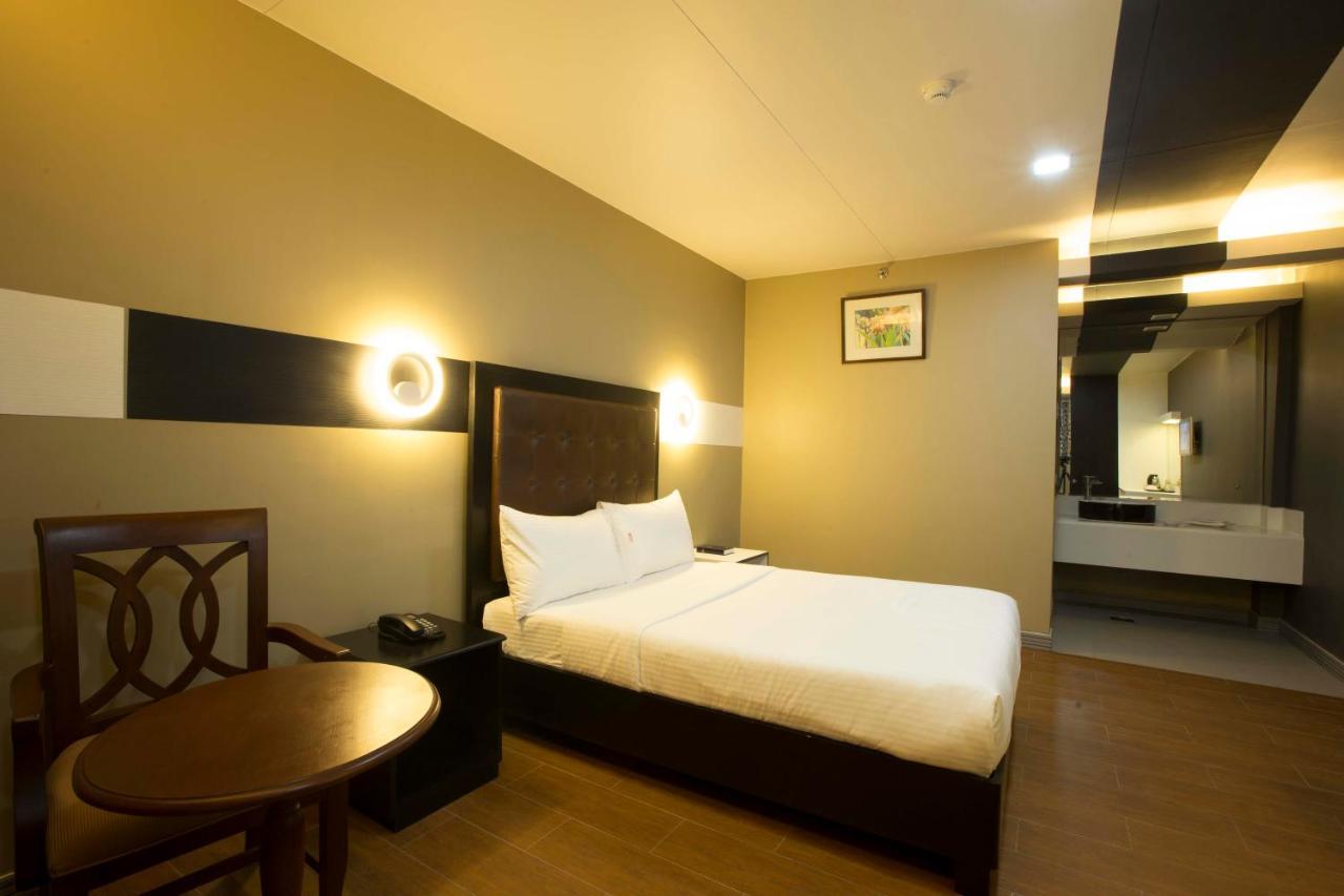 The Lucky 9 Budget Hotel Tagum Exteriör bild