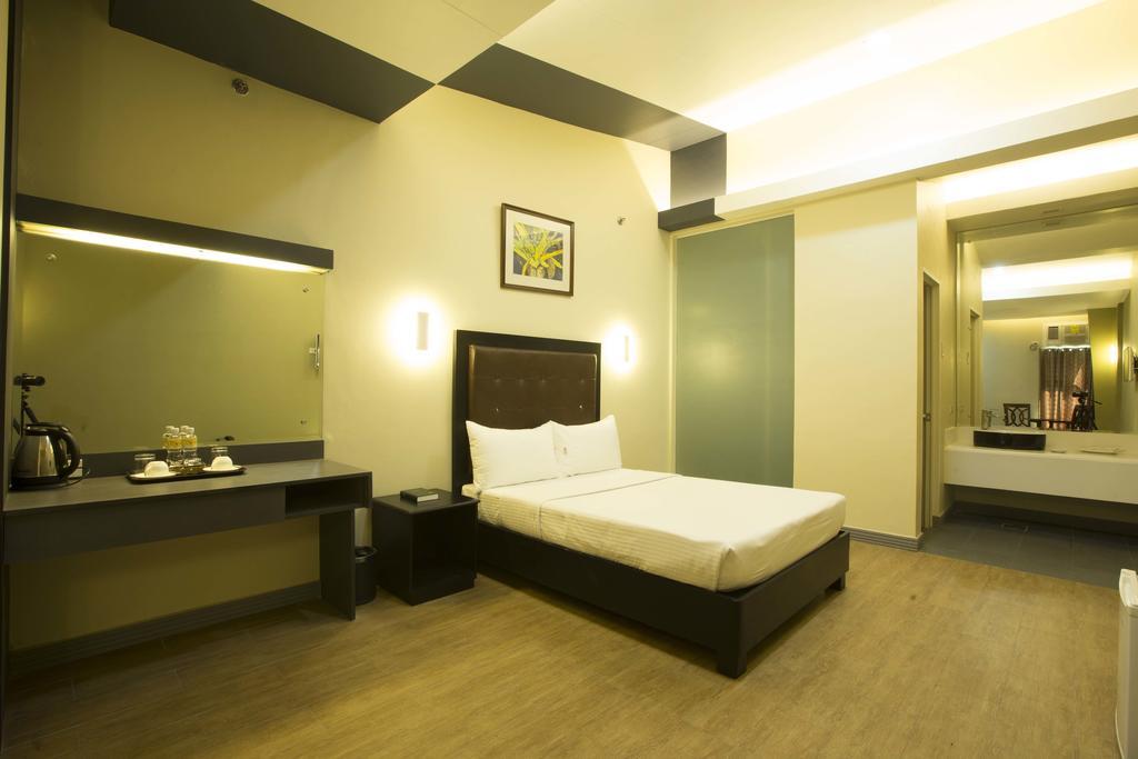 The Lucky 9 Budget Hotel Tagum Exteriör bild