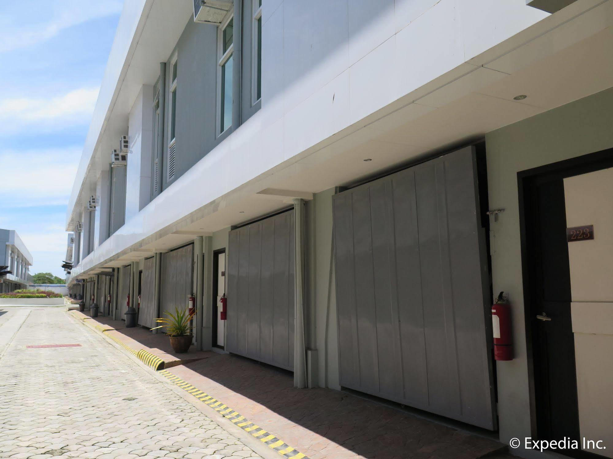 The Lucky 9 Budget Hotel Tagum Exteriör bild