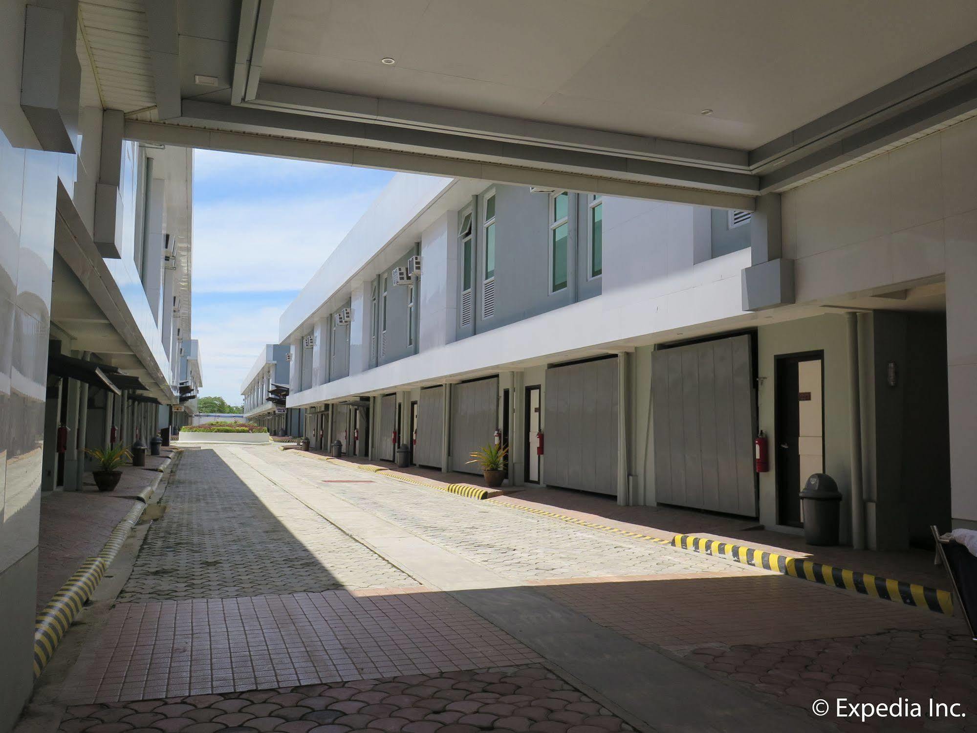 The Lucky 9 Budget Hotel Tagum Exteriör bild