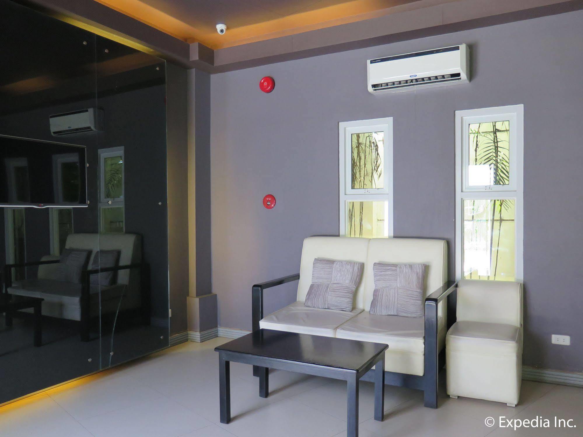 The Lucky 9 Budget Hotel Tagum Exteriör bild