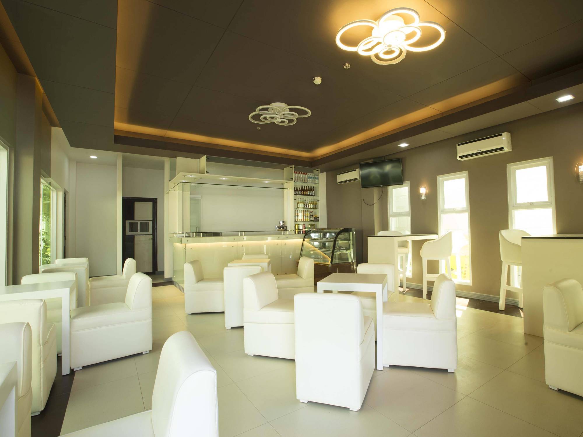 The Lucky 9 Budget Hotel Tagum Exteriör bild