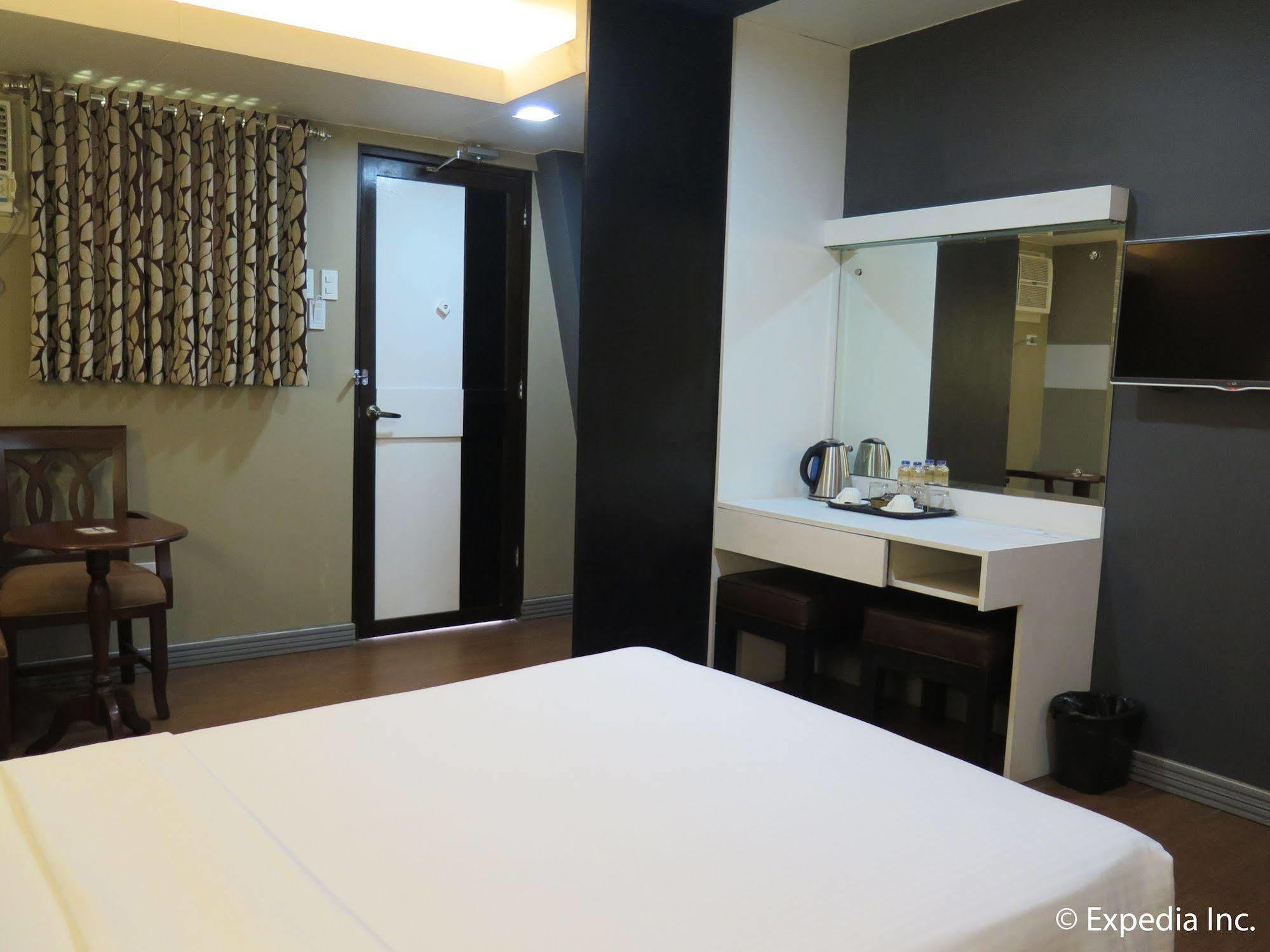 The Lucky 9 Budget Hotel Tagum Exteriör bild