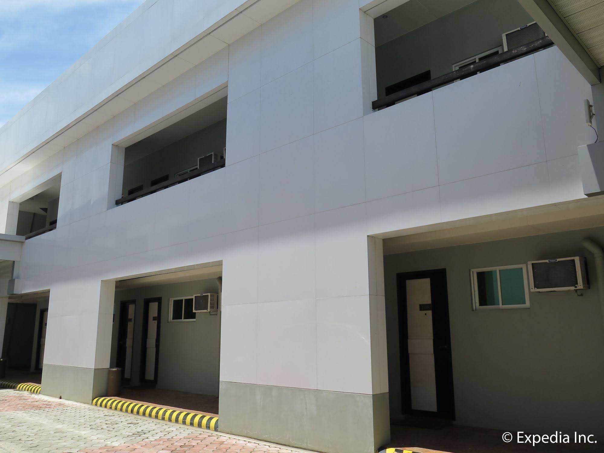 The Lucky 9 Budget Hotel Tagum Exteriör bild