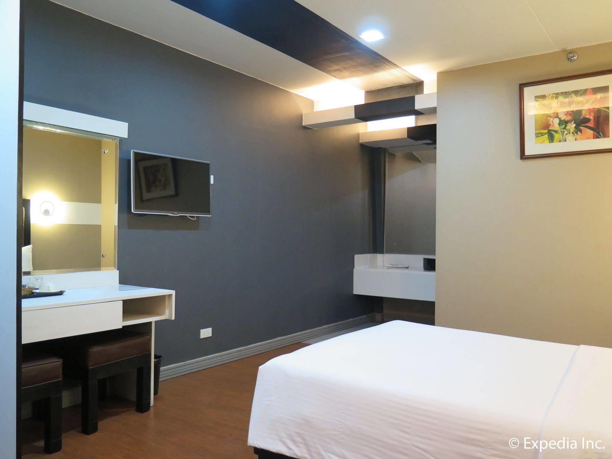 The Lucky 9 Budget Hotel Tagum Exteriör bild