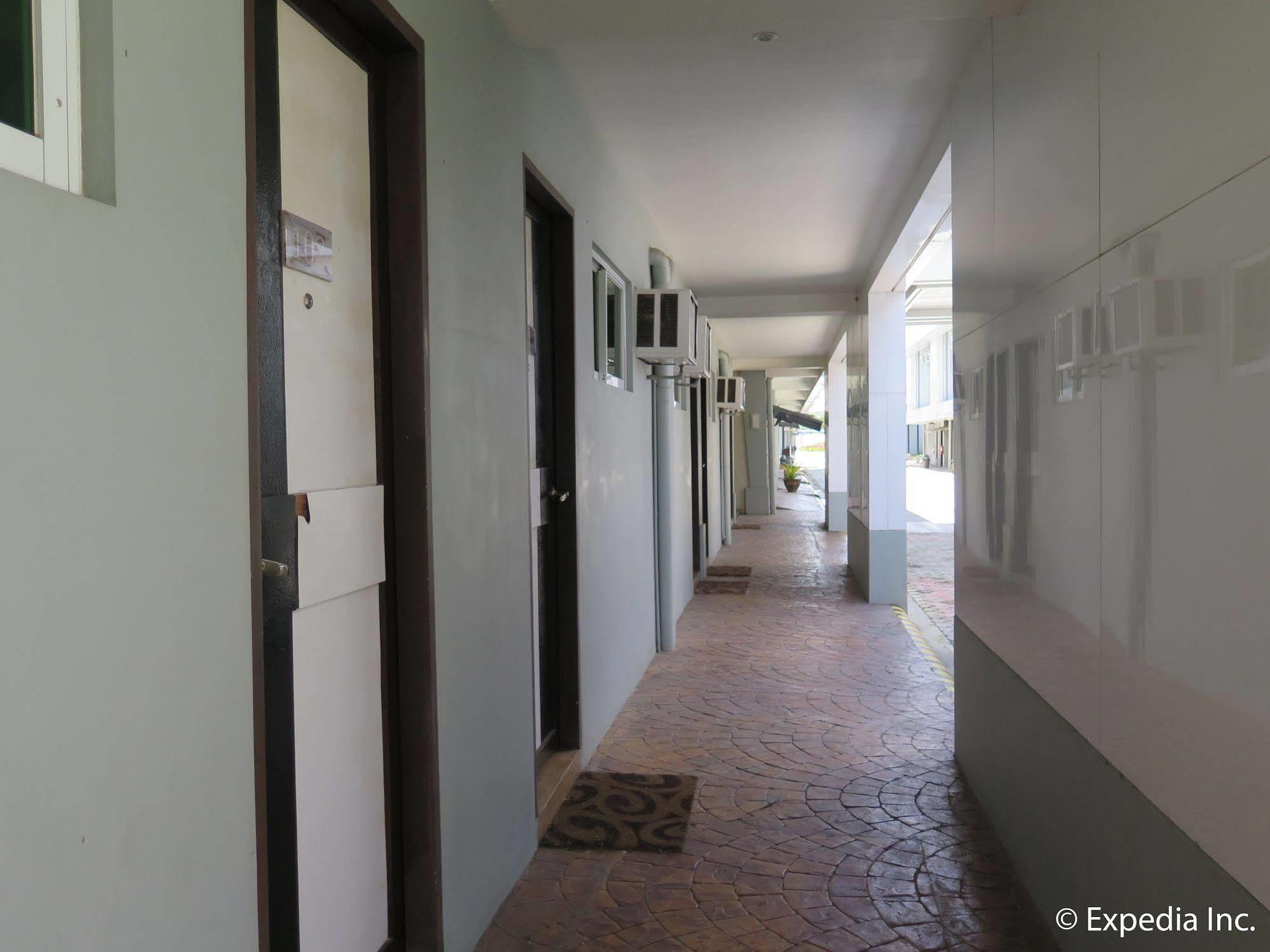 The Lucky 9 Budget Hotel Tagum Exteriör bild