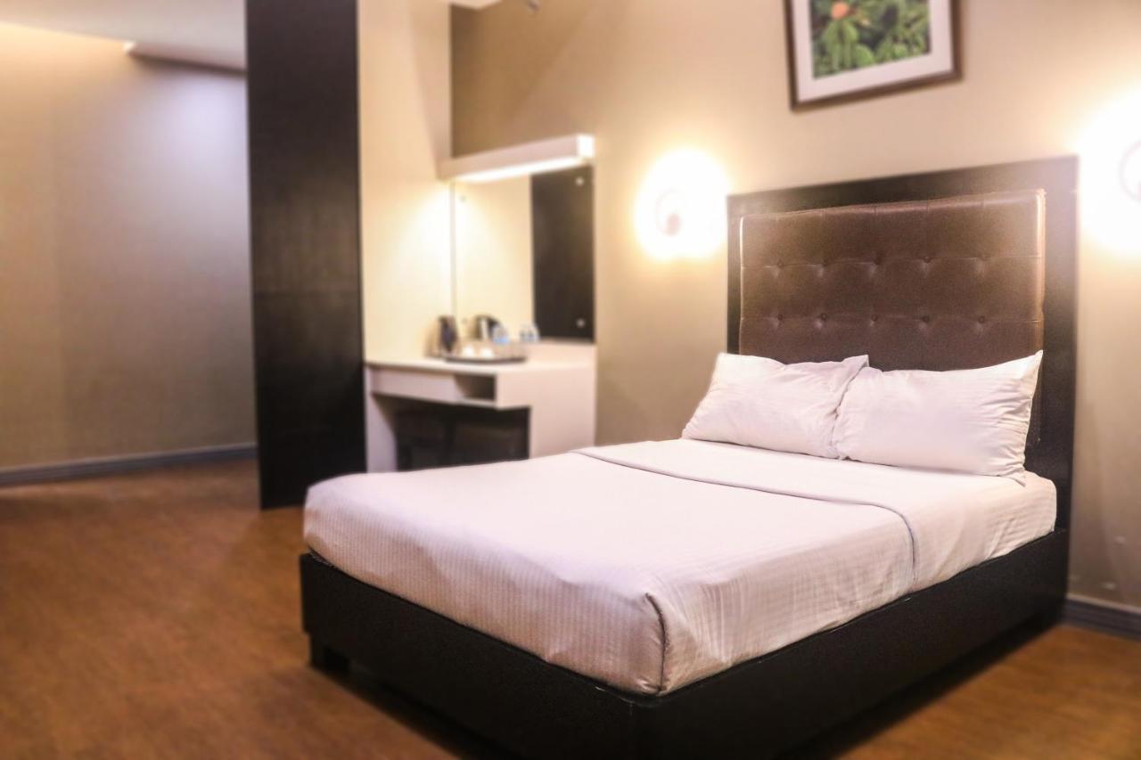 The Lucky 9 Budget Hotel Tagum Exteriör bild